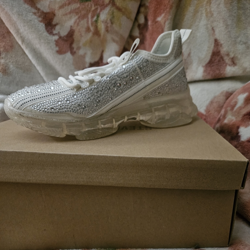 NIB STEVE MADDEN SZ 11 RHINESTONE TENNIS SHOES